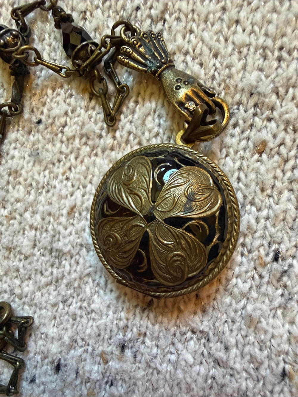 Vintage-Inspired Bronze Tone Floral Locket Necklace - Women Jewelry